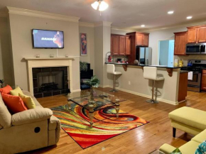 Upscale Amenity Laden Townhome Minutes from ATL